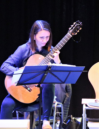 "Christina Schorn-Mancinelli, Gitarre"