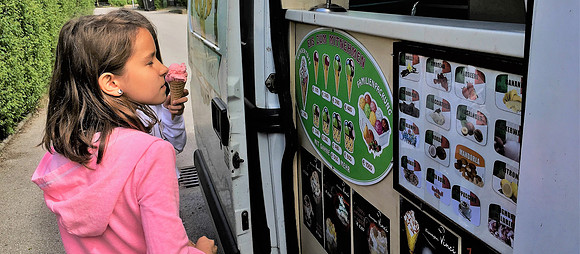 Eiswagen unterwegs in Taxach-Rif