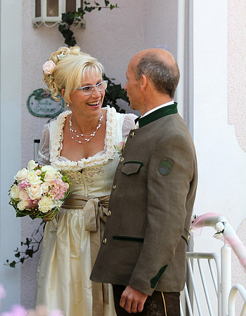 Bernhard holt Wendy ab