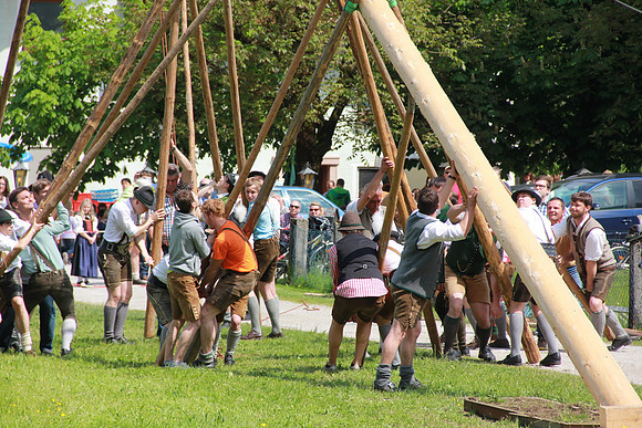Maibaumfest in Golling