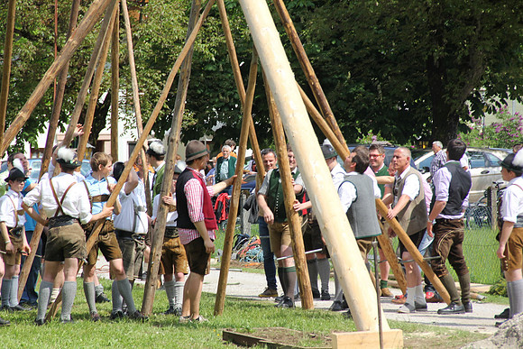 Maibaumfest in Golling