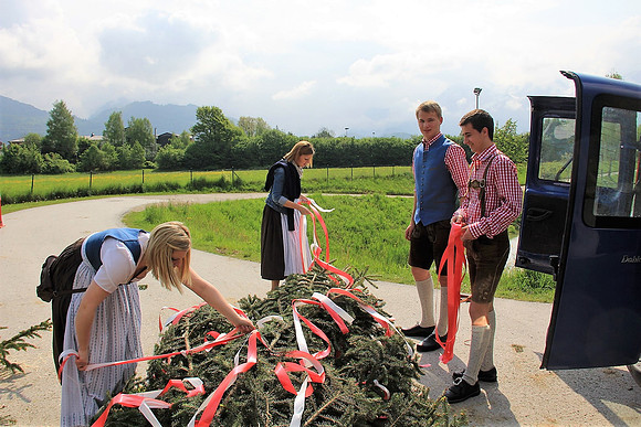 Maibaum am Kuchler Bürgerausee