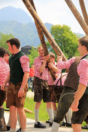 Maibaum am Kuchler Bürgerausee