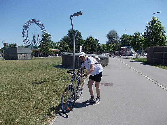 Joe vor dem Riesenrad