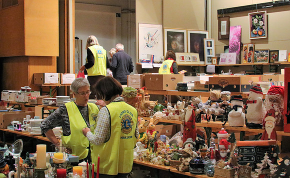 Vorbereitung Lions Club Flohmarkt - Hallein