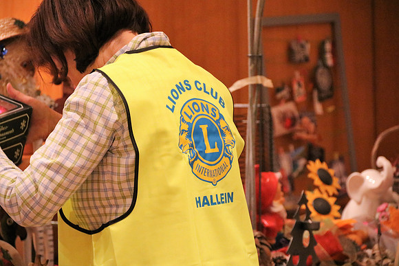 Vorbereitung Lions Club Flohmarkt - Hallein