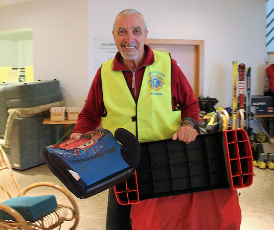 Vorbereitung Lions Club Flohmarkt - Hallein