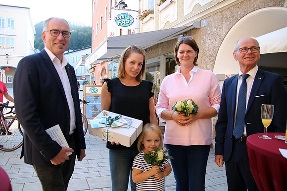 Flutopfer und Buchpremiere