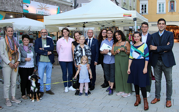 Flutopfer und Buchpremiere