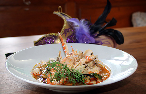 Gasthof Hotel Hohlwegwirt, Hallein Taxach, Hohlwegs venezianische Fischsuppe