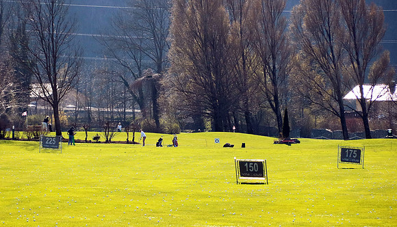 Schlägertests und Unterhaltung am Golfclub Rif