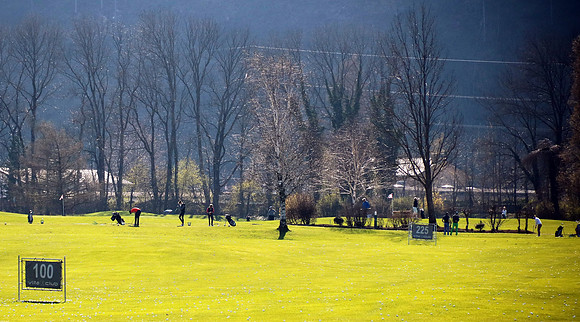 Schlägertests und Unterhaltung am Golfclub Rif