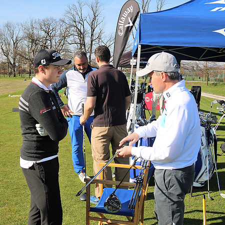 Schlägertests und Unterhaltung am Golfclub Rif