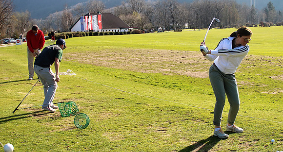 Schlägertests und Unterhaltung am Golfclub Rif