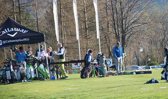 Schlägertests und Unterhaltung am Golfclub Rif