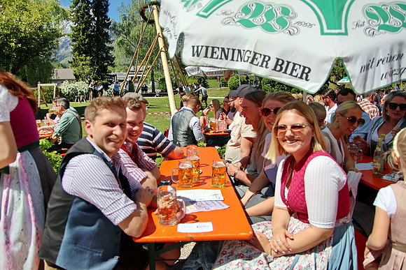 Maibaumaufstellen der LJ Großgmain