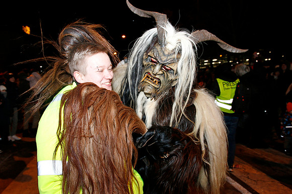 Maxglaner Krampus und Perchtenlauf