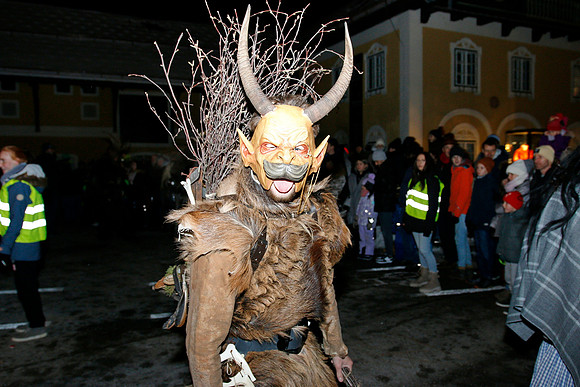 Maxglaner Krampus und Perchtenlauf