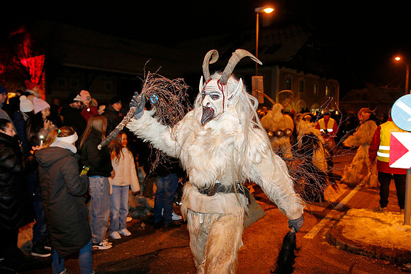 Maxglaner Krampus und Perchtenlauf