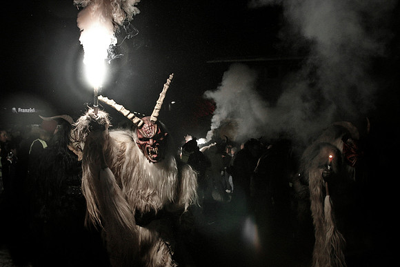 Maxglaner Krampus und Perchtenlauf