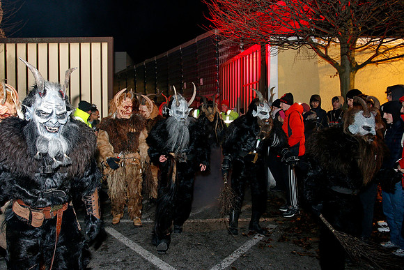 Maxglaner Krampus und Perchtenlauf