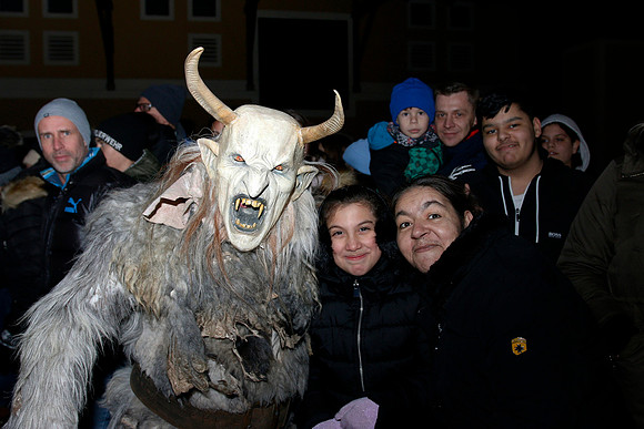 Maxglaner Krampus und Perchtenlauf