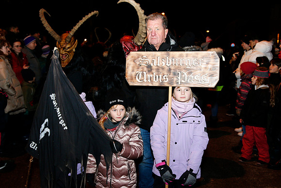 Maxglaner Krampus und Perchtenlauf