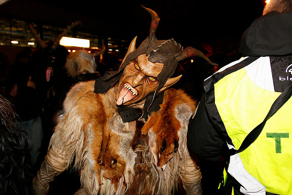 Maxglaner Krampus und Perchtenlauf