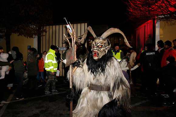 Maxglaner Krampus und Perchtenlauf