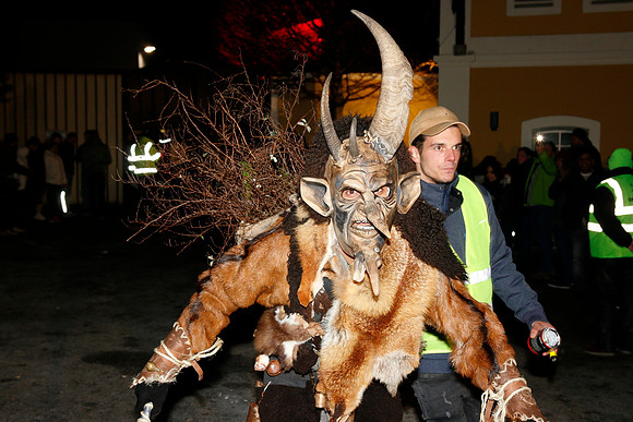 Maxglaner Krampus und Perchtenlauf