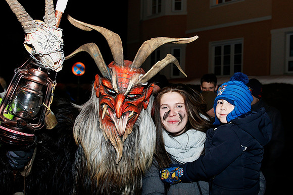 Maxglaner Krampus und Perchtenlauf