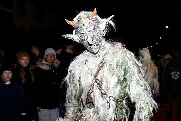 Maxglaner Krampus und Perchtenlauf