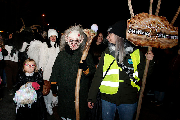 Maxglaner Krampus und Perchtenlauf