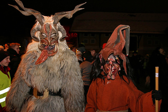 Maxglaner Krampus und Perchtenlauf