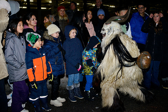 Maxglaner Krampus und Perchtenlauf
