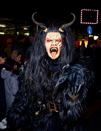 Maxglaner Krampus und Perchtenlauf