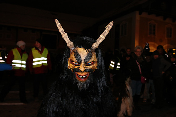 Maxglaner Krampus und Perchtenlauf