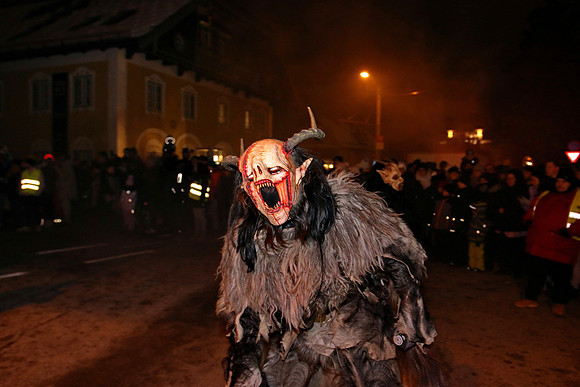 Maxglaner Krampus und Perchtenlauf