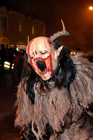 Maxglaner Krampus und Perchtenlauf