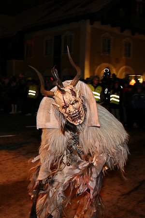 Maxglaner Krampus und Perchtenlauf
