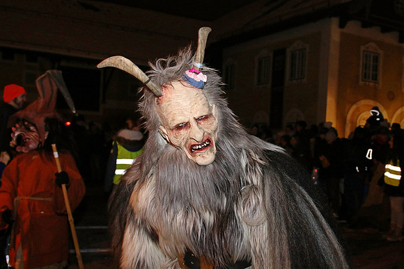 Maxglaner Krampus und Perchtenlauf