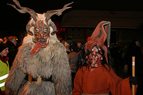 Maxglaner Krampus und Perchtenlauf