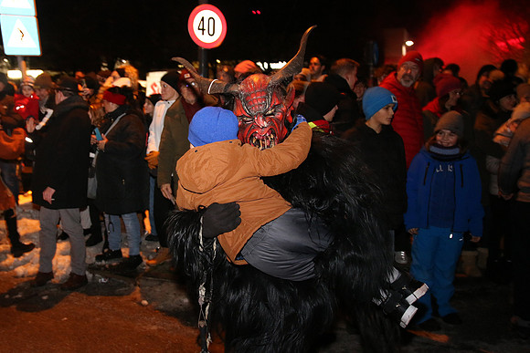 Maxglaner Krampus und Perchtenlauf