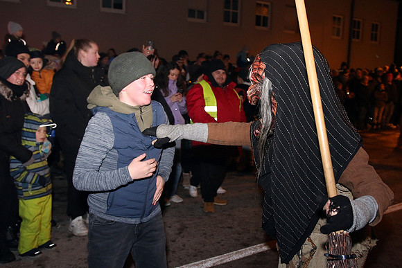 Maxglaner Krampus und Perchtenlauf