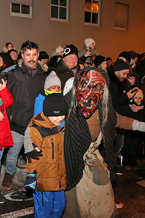 Maxglaner Krampus und Perchtenlauf