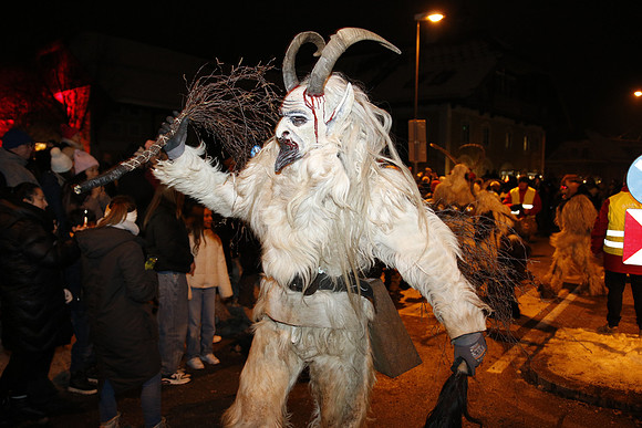 Maxglaner Krampus und Perchtenlauf