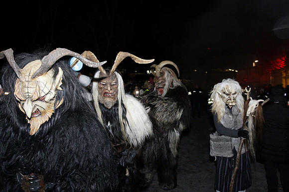 Maxglaner Krampus und Perchtenlauf