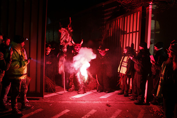 Maxglaner Krampus und Perchtenlauf