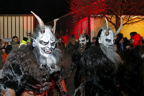 Maxglaner Krampus und Perchtenlauf