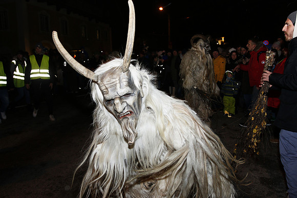 Maxglaner Krampus und Perchtenlauf